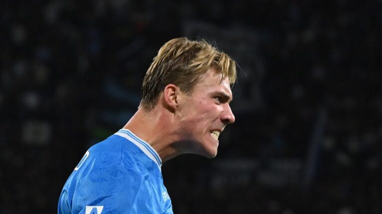 Napoli col dubbio Hojlund, mentre il Genoa studia due rinnovi: le top news delle 13