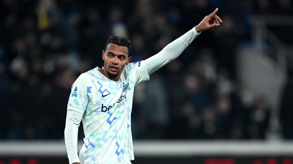 Akanji su Inter-Napoli: "Vincendo domani un buon vantaggio" 11 Akanji su Inter-Napoli: "Vincendo domani un buon vantaggio"