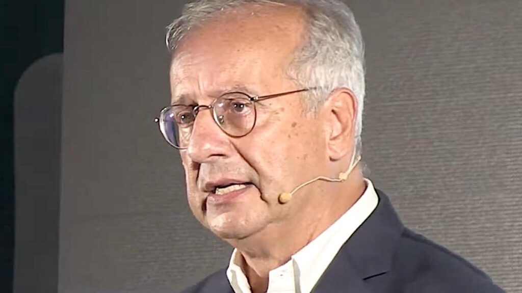 Veltroni su Juventus: "Spalletti ok, ma servono acquisti. Conte manca" 16 Veltroni su Juventus: "Spalletti ok, ma servono acquisti. Conte manca"