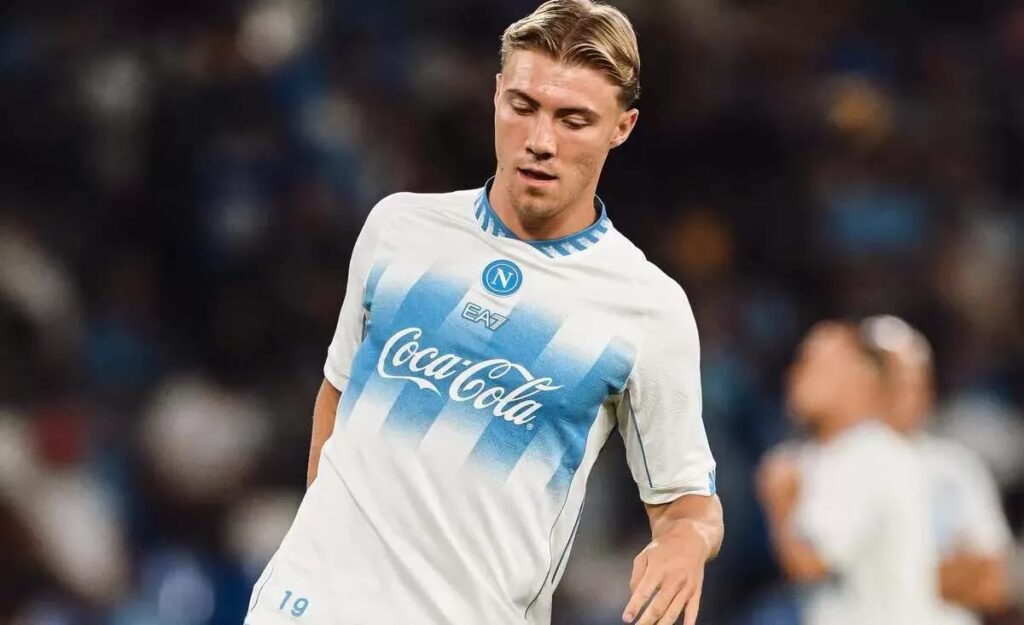 Hojlund, il papà : «Lo trovai sul pavimento in cameretta». La confessione su CR7 10 Hojlund, il papà : «Lo trovai sul pavimento in cameretta». La confessione su CR7