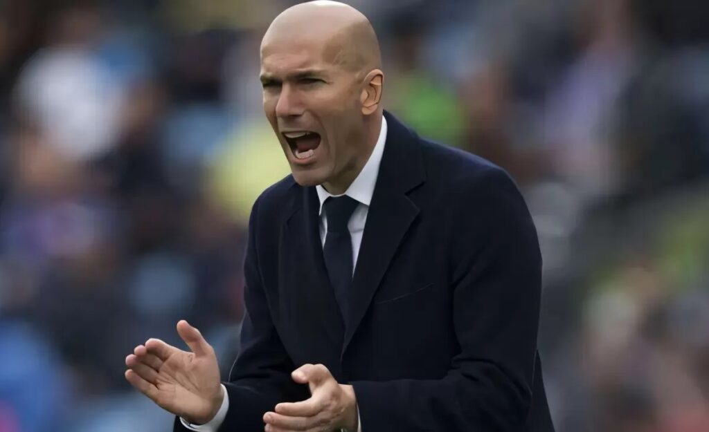 Zidane su De Bruyne: «Sono un suo grande estimatore». Prestigio azzurro e rientro verso il Frosinone 3 Zidane su De Bruyne: «Sono un suo grande estimatore». Prestigio azzurro e rientro verso il Frosinone